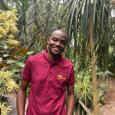 Enock-Ssemiyagi-Senior-Tour-Guide