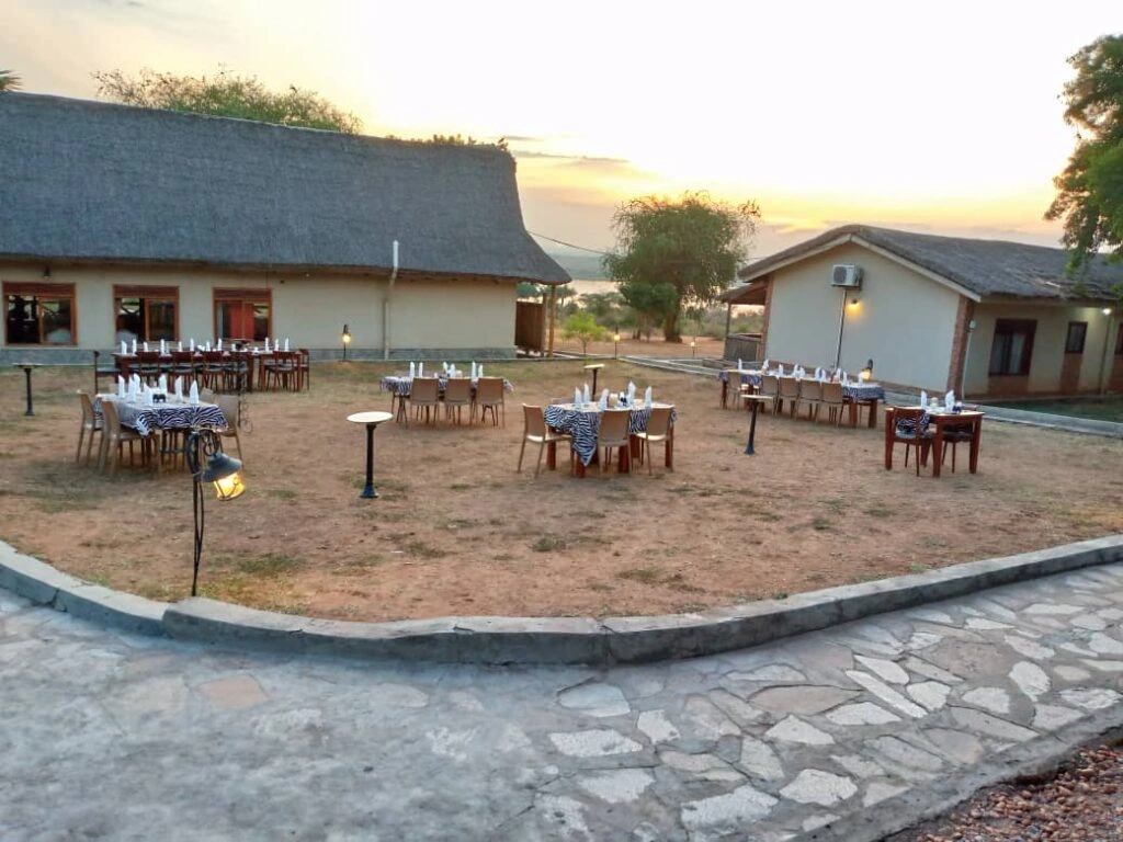 pakuba-safari-lodge