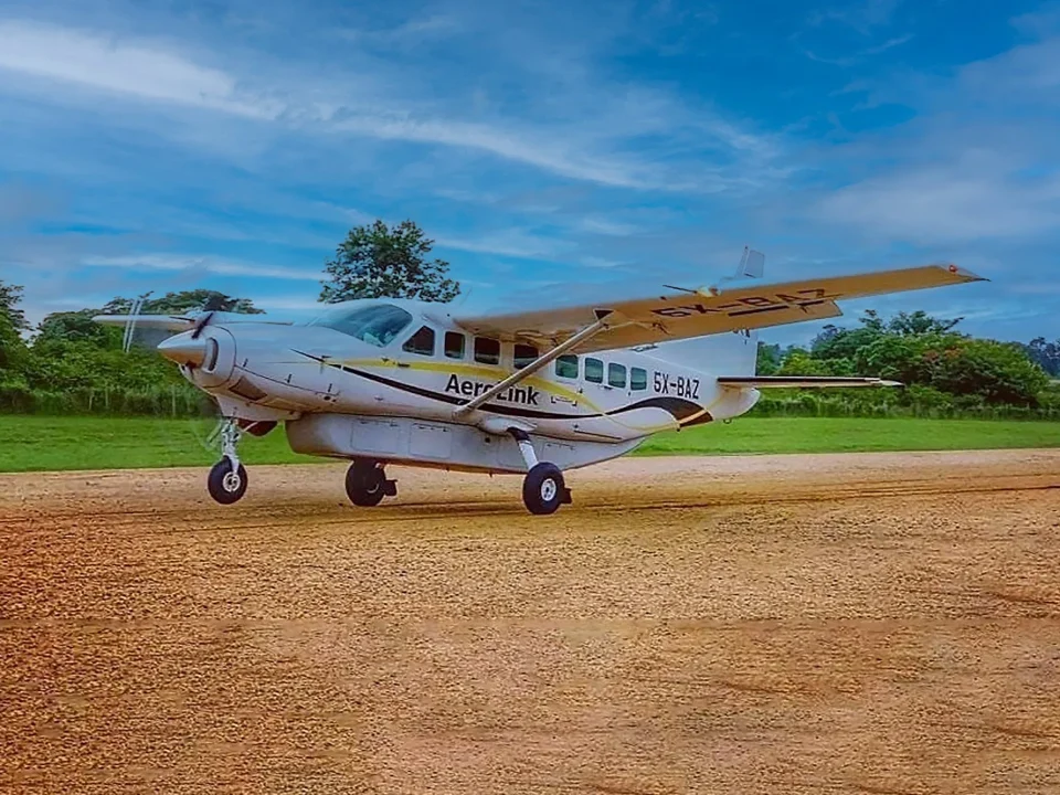 fly-in-gorilla-safari-in-uganda